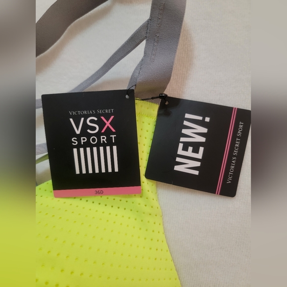 NWT Victoria's Secret VSX Lightweight Sport Bra - Picture 9 of 10